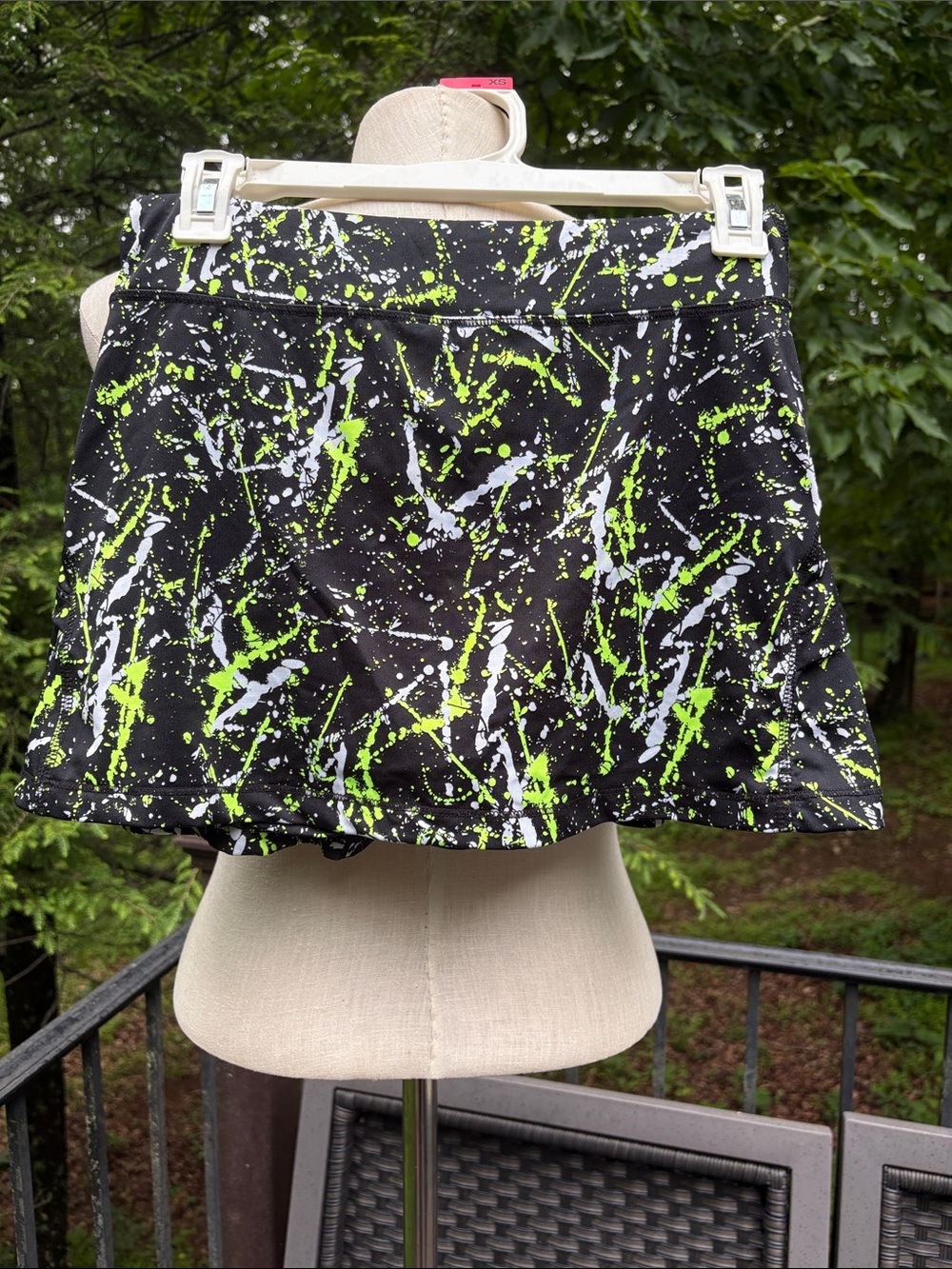 ideology black and green athletic skort with ruffle butt shorts underneath sz L